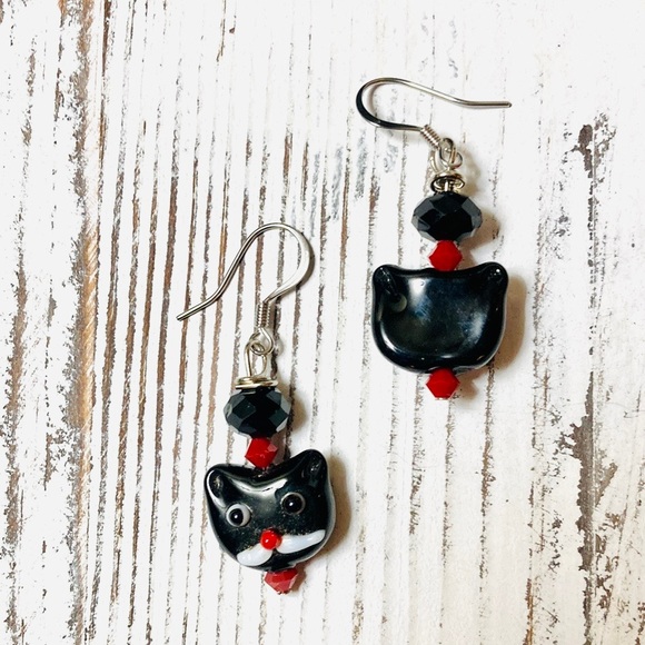 Parting the Red Sea :: Art and the Color Red - Picture 6 of 13